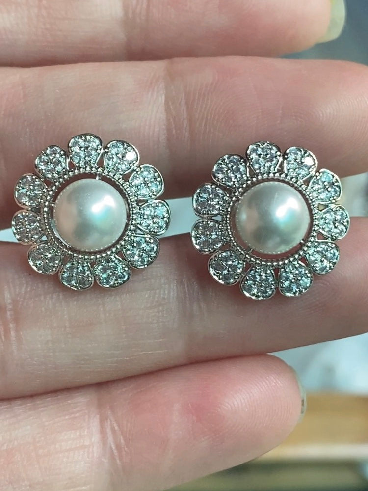 Pearl Centre Stud Earrings (Small)