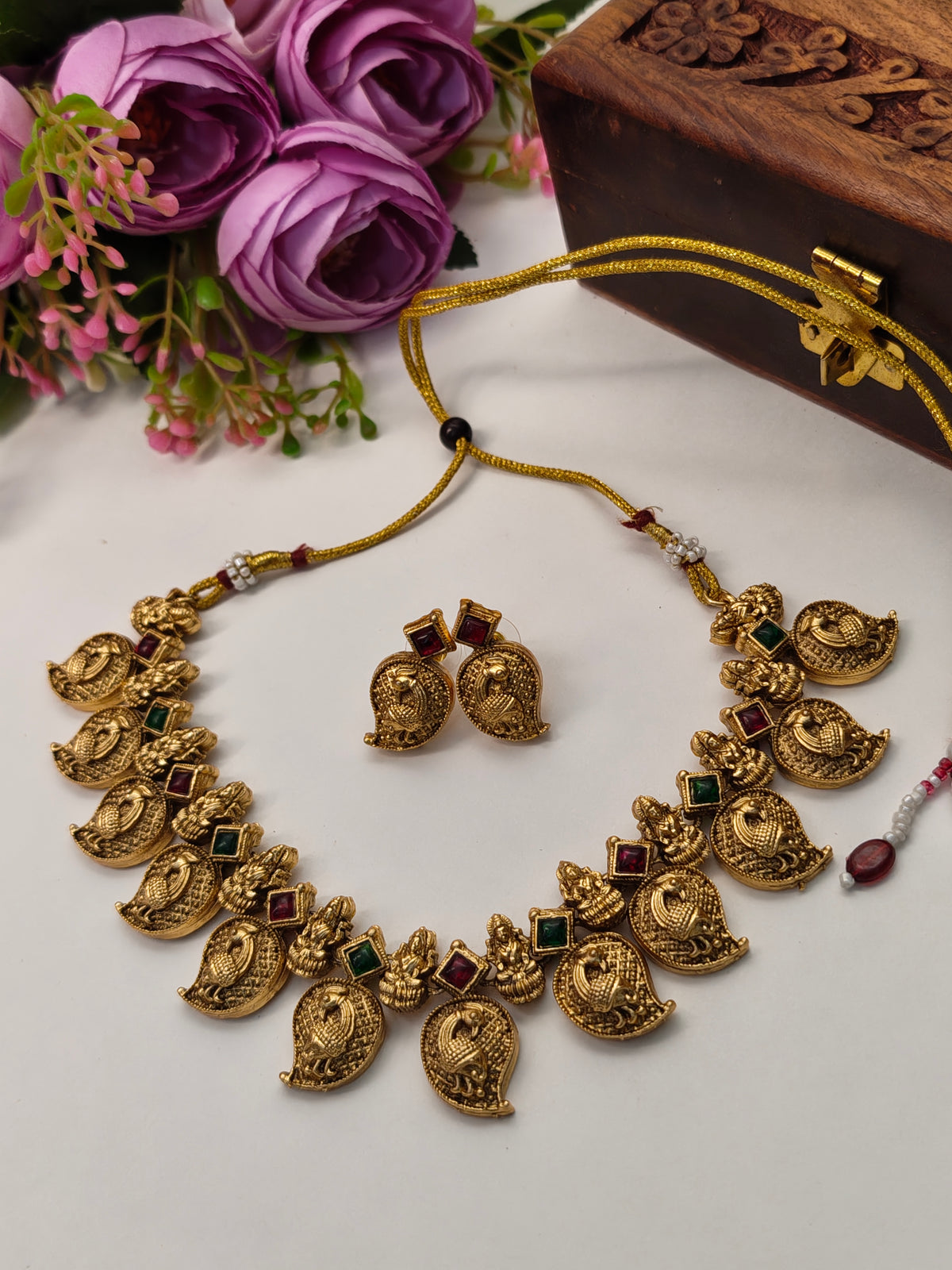 Red Green Antique Gold-Peacock Necklace set